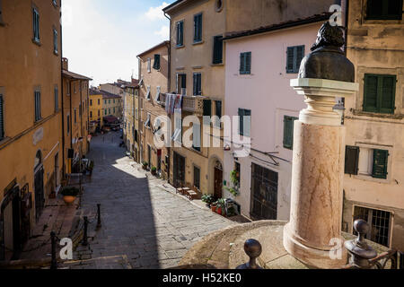 Castagneto Carducci ist eine der beliebtesten Städte an der etruskischen Küste, Livorno, Italien Stockfoto