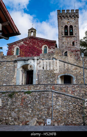 Castagneto Carducci ist eine der beliebtesten Städte an der etruskischen Küste, Livorno, Italien, der Gherardesca Burg historische form Stockfoto