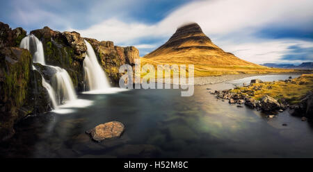 Kirkjufellsfoss Panorama-Aussicht, Island Stockfoto