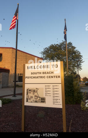 Eingangsschild am Strand psychiatrische Zentrum State Hospital Campus Süd in Staten Island, New York City. Stockfoto