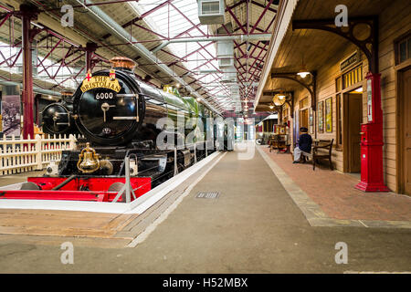 MIT Schnellzug in STEAM Railway Museum in Swindon UK Stockfoto