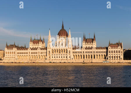 Schöne Aussicht auf Budapest Parlament.  Aufbauend auf der Donau. Ungarn. Stockfoto