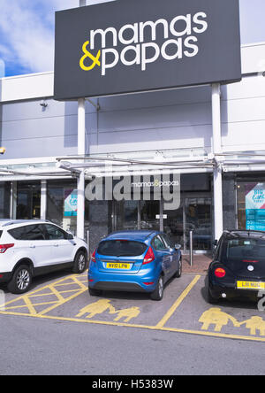 dh Geschäfte Einkaufszentrum UK Mamas Papas Shop Bristall parken Parkplatz Geschäfte Eltern-Kind Stockfoto