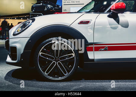 Paris, Frankreich - September 29, 2016:2017 MINI Clubman JCW präsentiert auf der Paris Motor Show in der Porte de Versailles Stockfoto