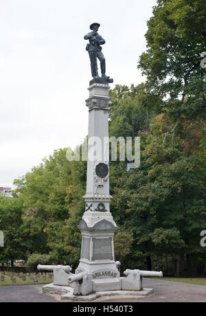 Ein Denkmal auf dem Confederate Cemetery in Fayetteville, Arkansas, USA. Stockfoto