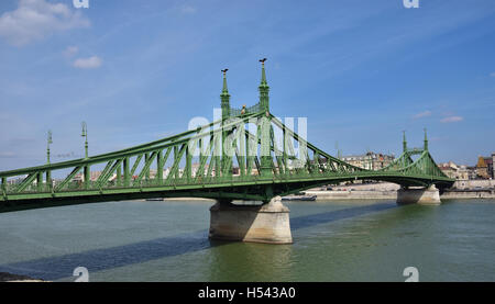 Liberty-Brücke über die Donau in der Innenstadt von Budapest, eine Probe des späten 19. Jahrhunderts Jahrhundert engineering Stockfoto