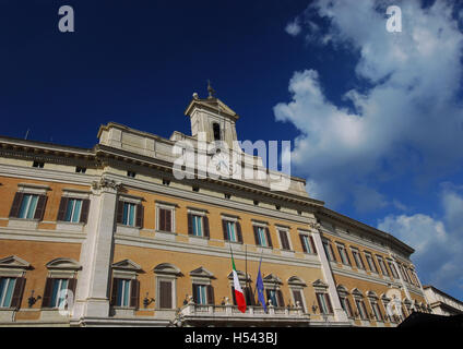 Italienischen Abgeordnetenkammer (Parlament) im historischen Zentrum von Rom, entworfen von dem berühmten barocken Architekten Carlo Fontana Stockfoto