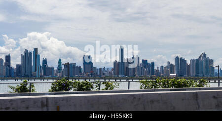 Panama-Stadt, Panama - 15.Juni: Panama-Stadt angesehen Form der Cinta Costera Autobahn. 15. Juni 2016, Panama City, Panama. Stockfoto