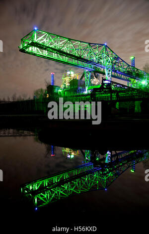 Lichtinstallation, Nacht erschossen, Duisburg Landschaftspark Landschaft Garten, Route der Industriekultur, Deutsch für Route der Stockfoto