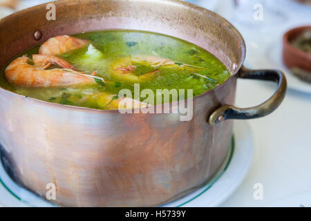 Arroz de Tamboril oder suppenartige Meeresfrüchte Reis, portugiesischen Rezept Stockfoto