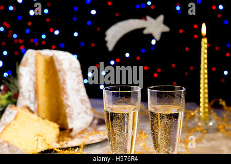 Pandoro Kuchen und Champagner Weihnachtsstimmung für party Stockfoto