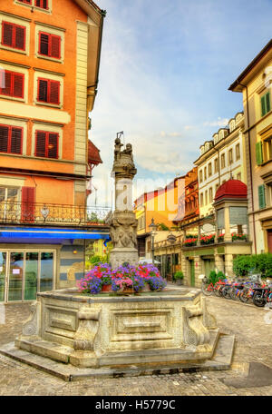 Mittelalterliche Brunnen in der Altstadt von Luzern, Schweiz Stockfoto