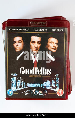 Stapel von HD-DVDs mit GoodFellas HD DVD oben auf weißem Hintergrund Stockfoto