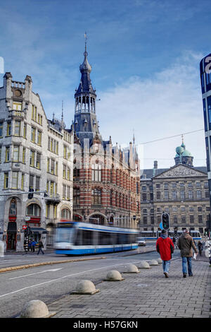 Straßenbahn unterwegs in der Rozengracht Street, der Anschlag auf den Dam Square, Amsterdam, Niederlande. Stockfoto