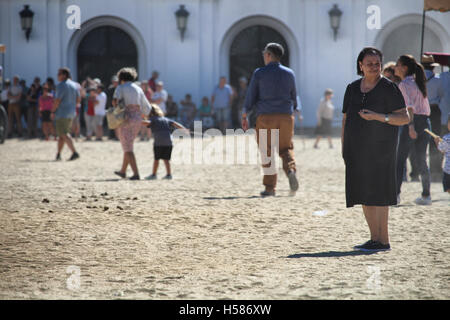 HUELVA/Spanien - 9. Oktober 2016: Betten gonna die Heilige Sonntagsmesse am Schrein von El Rocio Stockfoto