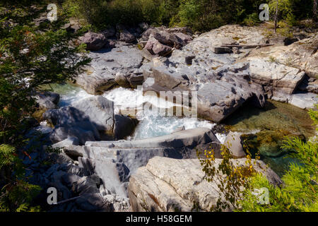 McDonald Creek in Glacier Nationalpark Stockfoto