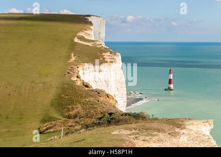 Weiße Kreidefelsen und Beachy Head Lighthouse, East Sussex, England Stockfoto