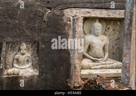 Samadhi Buddha-Statue im Thanthirimale Raja Maha Vihara alten buddhistischen Tempel, Bezirk Anuradhapura, Sri Lanka Stockfoto