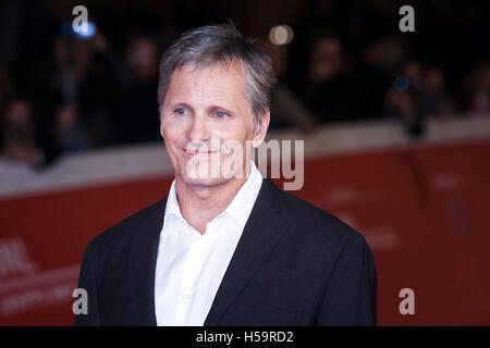 Rom, Italien - 17. Oktober 2016: Viggo Mortensen geht einen roter Teppich für "Captain Fantastic" während der 11. Filmfestival in Rom. Stockfoto