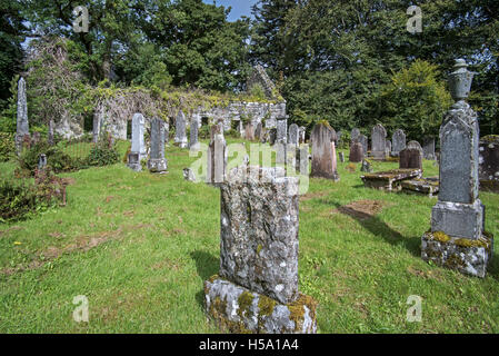 Verwitterte Grabsteine in Lochcarron Old Cemetery, Wester Ross, Schottland Stockfoto