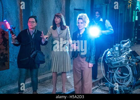 Datum der Freigabe: 15. Juli 2016 Titel: Ghostbusters STUDIO: Columbia Bilder Direktor: Paul Feig PLOT: nach einem Geist Invasion von Manhattan, paranormale Enthusiasten Erin Gilbert und Abby Yates, nukleare Ingenieur Jillian Holtzmann und u-Bahn Arbeiter Patty Tolan Band zusammen, um das jenseitige stoppen Darsteller Bedrohung: Leslie Jones, Kate McKinnon, Kristen Wiig, Melissa McCarthy, Chris Hemsworth (Credit Bild: C Columbia Pictures/Entertainment-Bilder / Stockfoto
