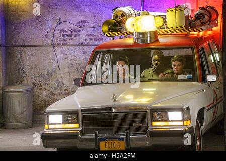 Datum der Freigabe: 15. Juli 2016 Titel: Ghostbusters STUDIO: Columbia Bilder Direktor: Paul Feig PLOT: nach einem Geist Invasion von Manhattan, paranormale Enthusiasten Erin Gilbert und Abby Yates, nukleare Ingenieur Jillian Holtzmann und u-Bahn Arbeiter Patty Tolan Band zusammen, um das jenseitige stoppen Darsteller Bedrohung: Leslie Jones, Kate McKinnon, Kristen Wiig, Melissa McCarthy, Chris Hemsworth (Credit Bild: C Columbia Pictures/Entertainment-Bilder / Stockfoto