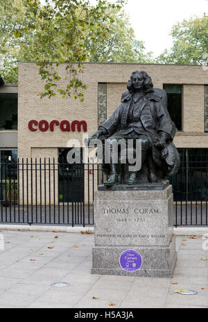 Thomas Coram Statue, Bloomsbury, London, UK Stockfoto