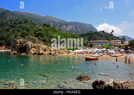 Agios Petros Beach, Paliokastritsa Beach und Felsen griechischen Ionischen Insel Corfu Griechenland EU Europäische Union Europa Stockfoto