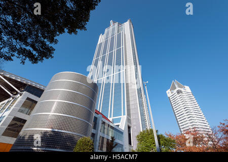 Osaka, Japan – 30. November 2015: Der Osaka Präfektur Sakishima Regierungsgebäude oder Cosmo Turm. Stockfoto