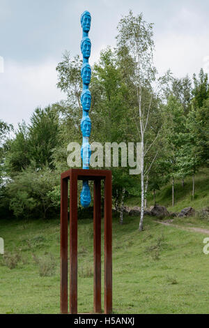 Skulptur im Park La Arboleda - Erholungsgebiet im Trapaga-Tal in der Nähe von Bilbao, Vizcaya, Baskenland, Spanien, Europa. Stockfoto