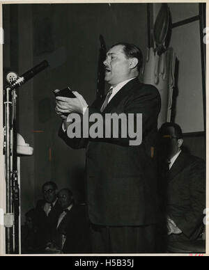 Warschau Kantor Moshe Koussevitzky am Warschauer Ghetto 10. Jubiläumstreffen Memorial in New York City Stockfoto