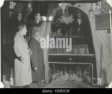 Kaplan Aryeh Lev und Arzt Barnett Brickner an die Geburtskirche Stockfoto