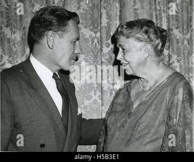 Nelson Rockefeller und Eleanor Roosevelt abends United Jewish Appeal of Greater New York Stockfoto