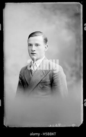 D1422 B76292 J 09 bezieht sich auf ein bestimmtes Archivdokument oder einen bestimmten Datensatz. Weitere Untersuchungen sind erforderlich, um seinen historischen Kontext und seine Bedeutung zu bestimmen. Stockfoto