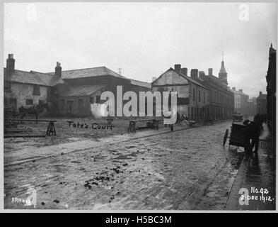 Dieser Titel bezieht sich auf die Gardiner Street in Millfield, die ein Stadtteil sein könnte. Sie hebt wahrscheinlich einen bestimmten Ort in einem städtischen oder historischen Kontext hervor und zeigt die Gebäude oder das Gebiet während eines bestimmten Zeitraums. Stockfoto