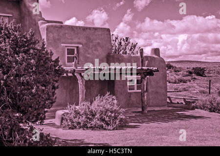 Speicher Für Das Haus. Fotografie des Adobe House Building in New Mexico, USA. Stockfoto