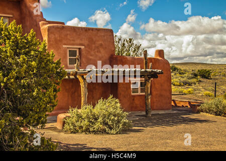 Adobe House, New Mexiko. Native American Adobe Gebäude Architektur. Stockfoto