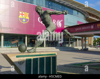 Statue von Fußballspieler Ladislau Kubala Stecz im Camp Nou Barcelona Stockfoto