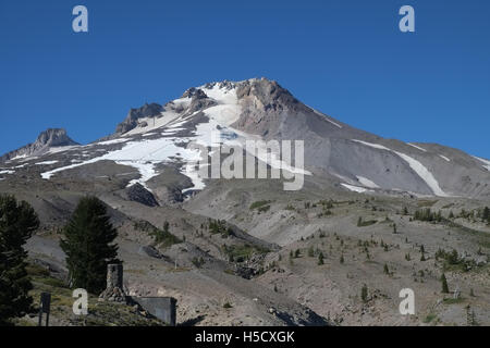 Mount Hood Gipfel, die Kaskaden, Oregon. Eine Auffassung, die im Sommer Stockfoto