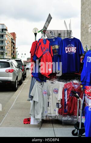 Die nationalen Rechtsmittel der Chicago Cubs ist offensichtlich auf einem Downtown Cincinnati Straße in der Nähe der Great American Ballpark. Cincinnati, Ohio, USA. Stockfoto