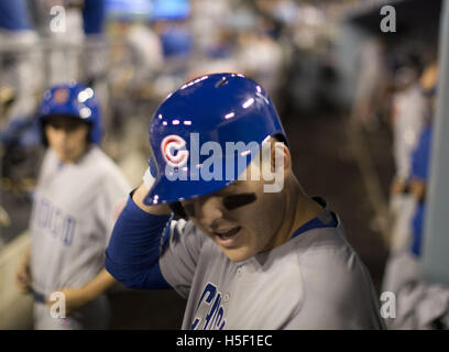Los Angeles, Kalifornien, Vereinigte Staaten von Amerika, USA. 19. Oktober 2016. Anthony Rizzo (44) der Chicago Cubs während des Spiels gegen die Los Angeles Dodgers in Spiel vier der National League Championship Series gespielt im Dodger Stadium in Los Angeles. Kalifornien auf Mittwoch, 19. Oktober 2016. Die Chicago Cubs gewann das Spiel 10-2. ARMANDO ARORIZO Credit: Armando Arorizo/Prensa Internacional/ZUMA Draht/Alamy Live News Stockfoto