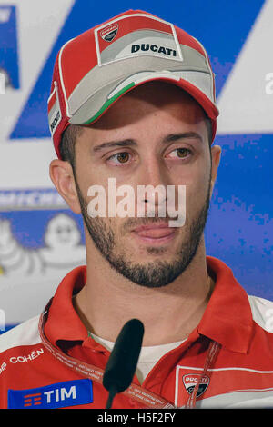 Phillip Island, Australien. 20. Oktober 2016. Andrea Dovizioso aus Italien und Ducati Team blickt auf Pressekonferenz vor 2016 Australian Grand Prix auf Phillip Island am 20. Oktober 2016 Credit: Marco Iorio/Alamy Live-Nachrichten Stockfoto