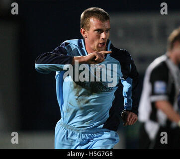 Barry Cogan Grautöne erzielt ein Tor zum 3: 0 und feiert - Grays Athletic Vs Stafford Rangers - Blue Square Premier bei der neuen Rec - 04.01.08 Stockfoto