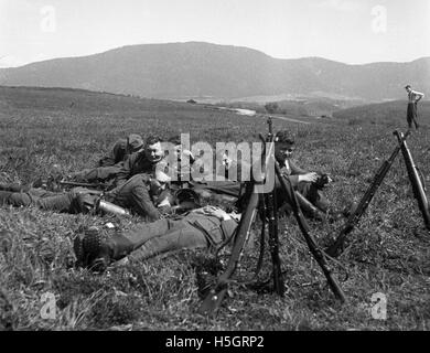 Entspannende deutsche Soldaten in den Ardennen Frankreich im zweiten Weltkrieg Stockfoto