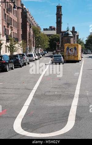 Ungewöhnliche Parkplatz in der Universität Harvard, MA, gemalt mit dem Rundschreiben Parkplatz. Stockfoto