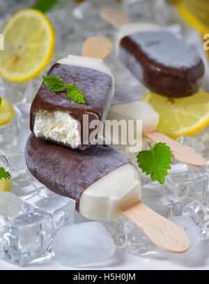 Zitrone und Minze-Eis Stockfoto