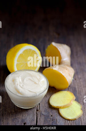 Behandlung mit Kokos-Butter, Ingwer und Zitrone Stockfoto