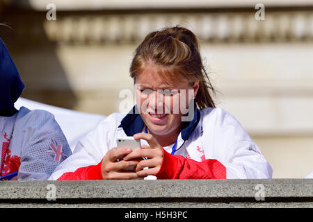 Laura Unsworth (Frauen Eishockey Bronze Medaillenträger) bei den Rio 2016 Olympischen Spielen, bei den Helden wieder Feierlichkeiten auf dem Trafalgar Square, Stockfoto