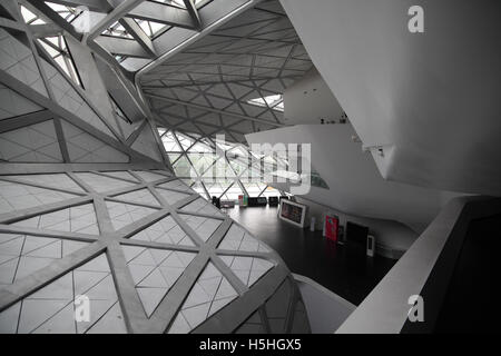 Innenraum des Guangzhou Opera House von Zaha Hadid entworfen. Guangzhou, China. 04.05.2016. Stockfoto