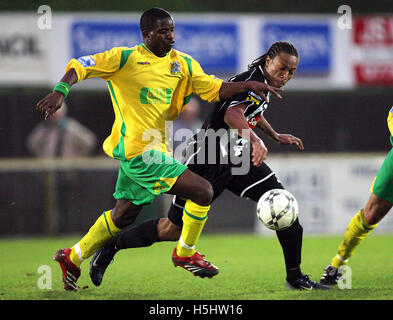 Bai Mas Lettejallow von Thurrock, (links) und Wesley Thomas von Fisher - Thurrock Vs Fisher Athletic - Blue Square South am Schiff Lane - 11.03.07 Stockfoto